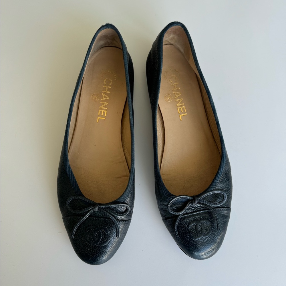Chanel leather CC ballet flat